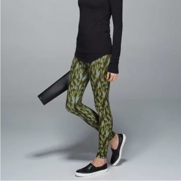 Green Patterned Lululemon Athletica Leggings - Picture 6 of 6